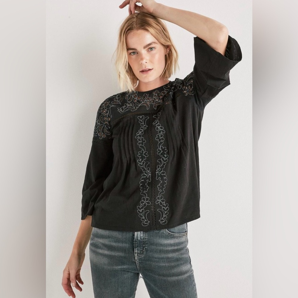 Lucky Brand Cut Out Peasant Top Size Small
